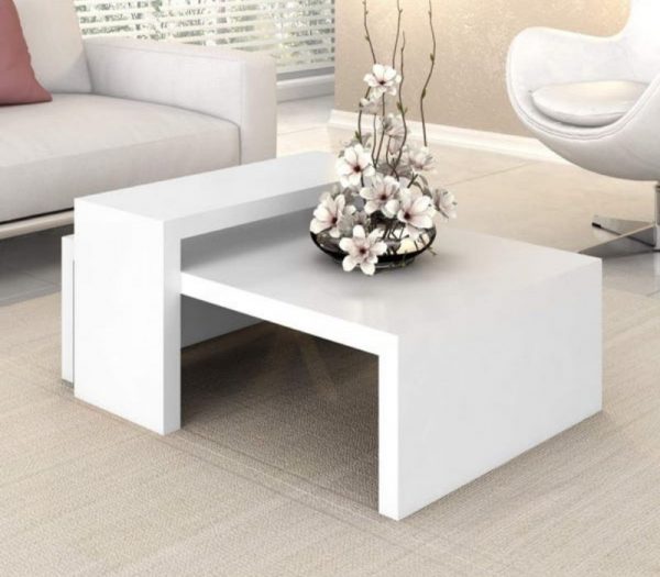 Bàn cafe thông minh đặt trong phòng khách