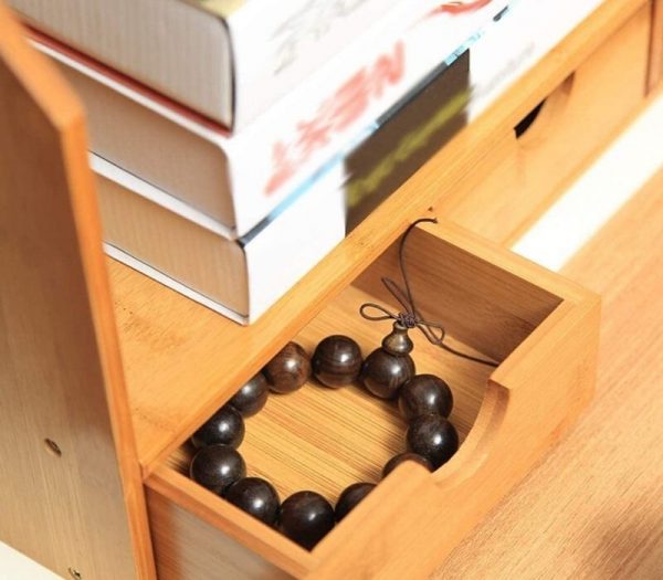 Kệ để bàn làm việc đựng vòng tay