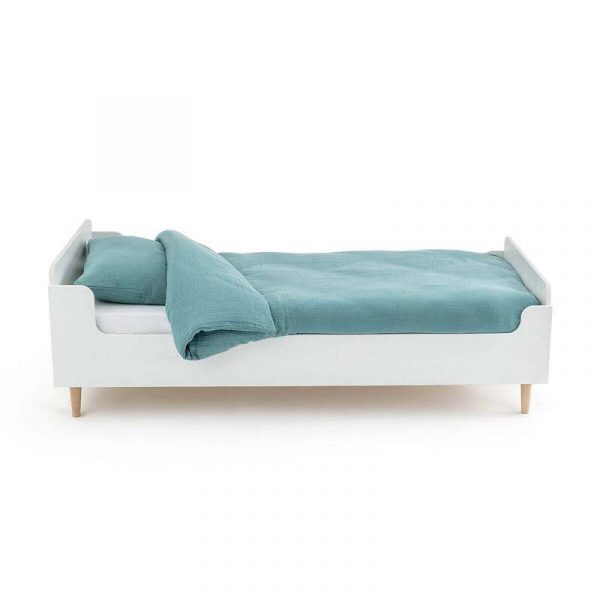 Giường nhỏ cho bé xinh xắn