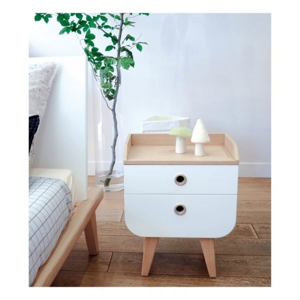 Tủ đầu giường gỗ cho bé màu trắng phòng ngủ