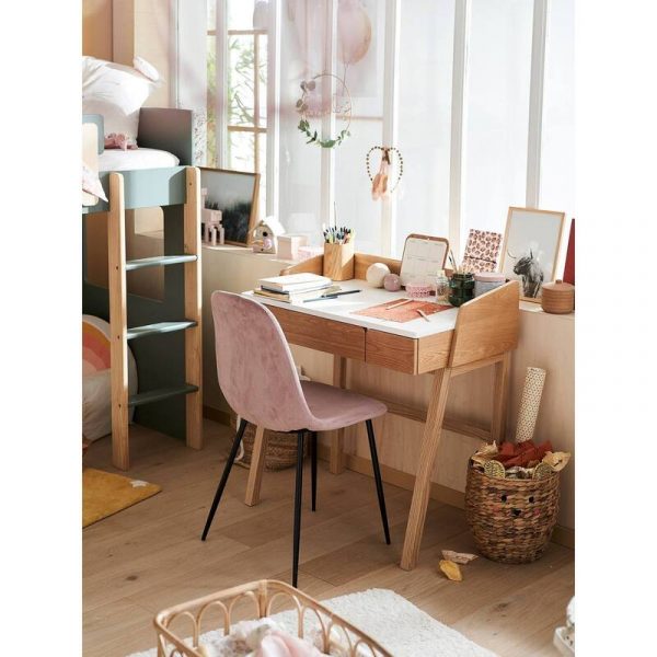 Bàn học cho bé bằng gỗ xinh xắn