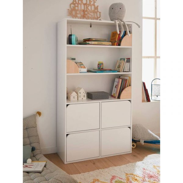 Tủ kệ đựng đồ chơi phối cảnh trong phòng