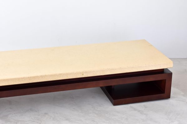 Bàn dài cafe màu vàng