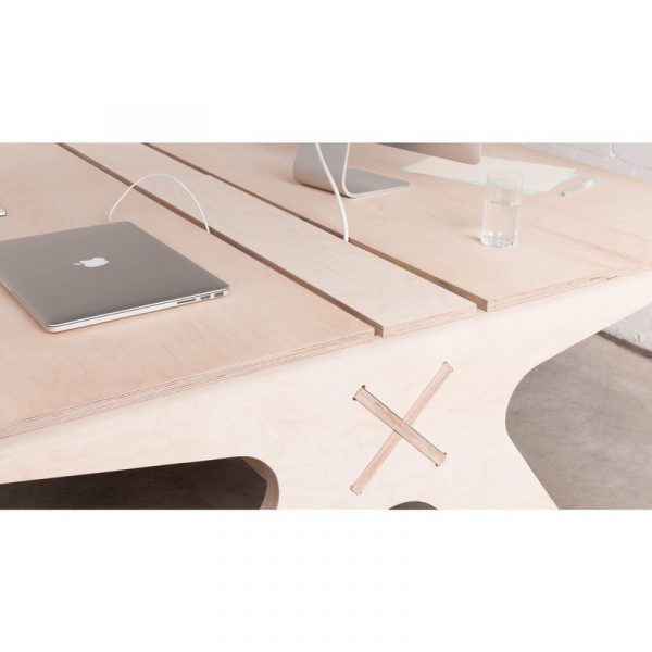 Bàn làm việc văn phòng giá rẻ cá tính