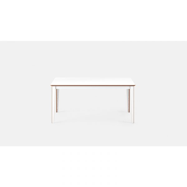 Bàn ăn đẹp xinh xắn