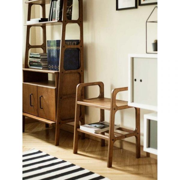 Ghế làm việc có thể dùng làm kệ