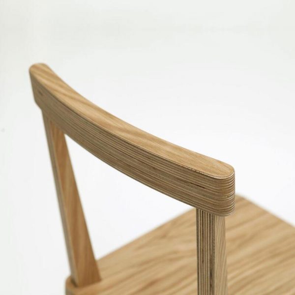 Ghế gỗ làm việc ấn tượng