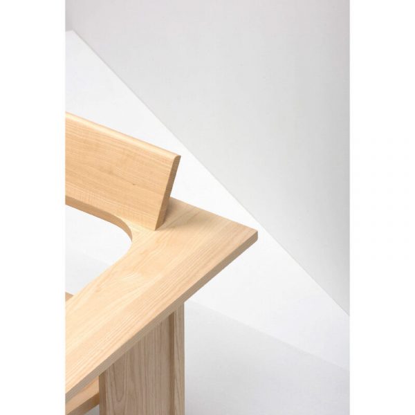 Ghế gỗ phòng khách phần tay dựa