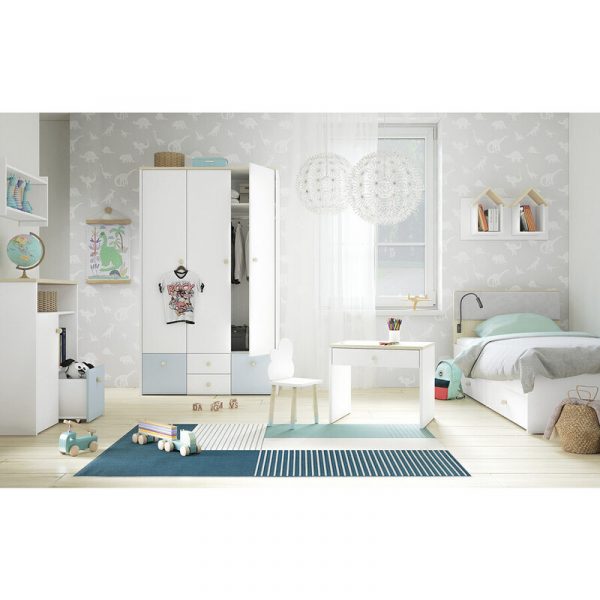 ghế bàn làm việc trong ngôi nhà