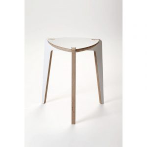 ghế quán cafe màu trắng