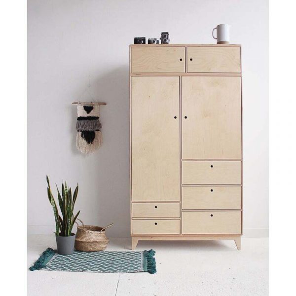 Tủ quần áo trang trí