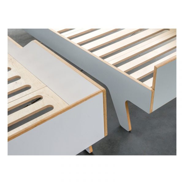 Giường ngủ cho bé sơ sinh phù hợp với mọi bé.