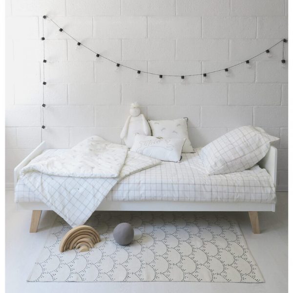 Giường cho bé gái phối cảnh.