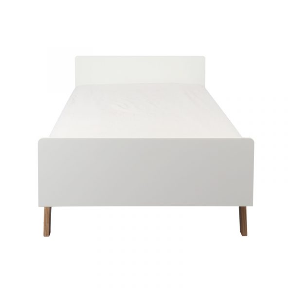 Giường cho bé gái nhìn theo góc thẳng đứng.