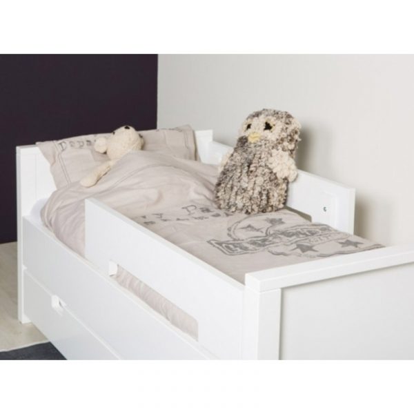 Giường cho bé trai thiết kế.