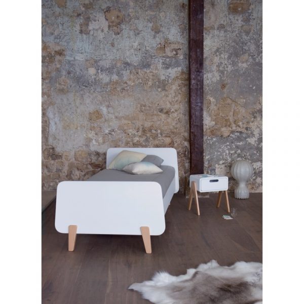 Giường ngủ đơn cho bé thiết kế.