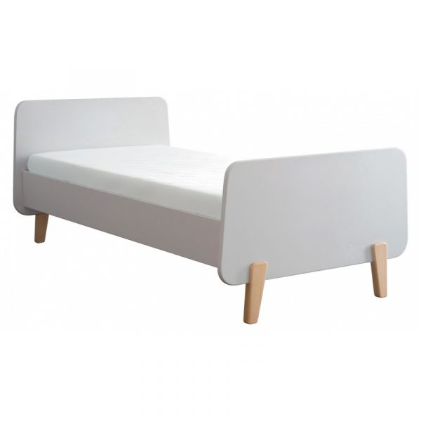 Giường ngủ đơn cho bé màu trắng.