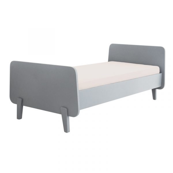 Giường ngủ đơn cho bé màu xám.