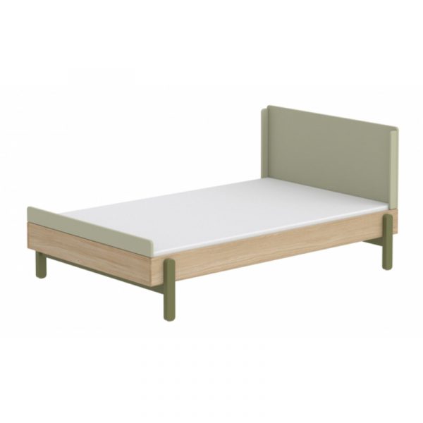 Mẫu giường đơn cho bé trai đơn giản.